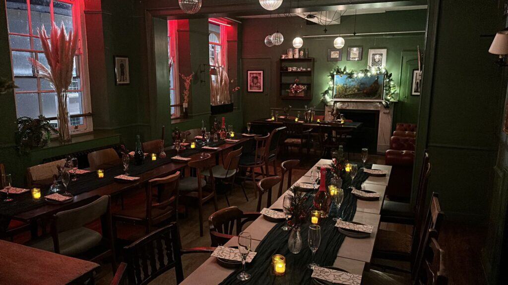 Christmas - smokers xmas sitdown5